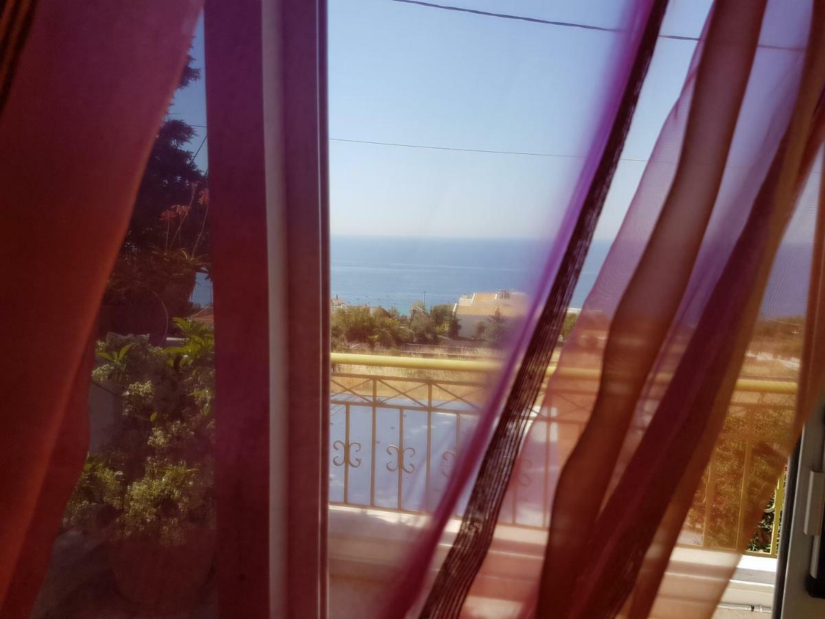 Villa "Eva" - Entire Beachfront Holiday Home - 4S Agia Marina  Luaran gambar
