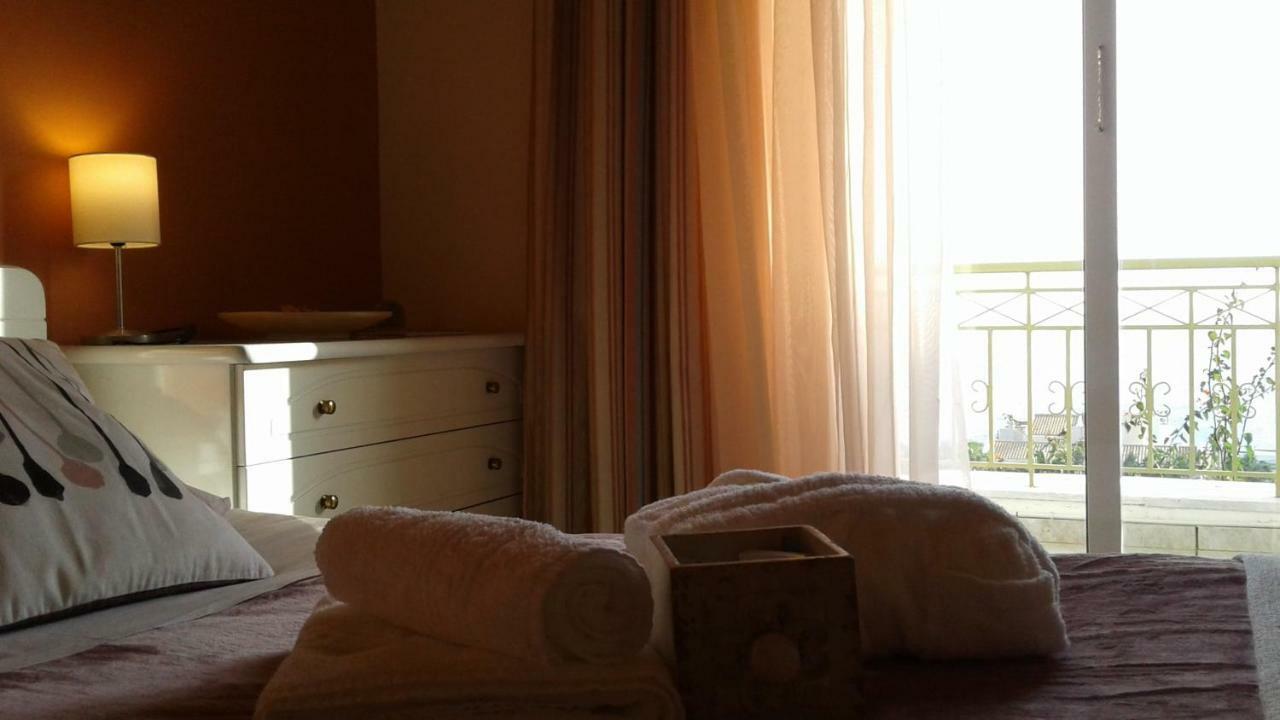 Villa "Eva" - Entire Beachfront Holiday Home - 4S Agia Marina  Luaran gambar